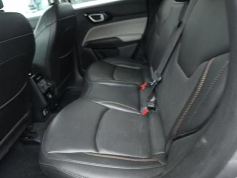 Used 2022 Jeep Compass Limited AWD/4WD image 4