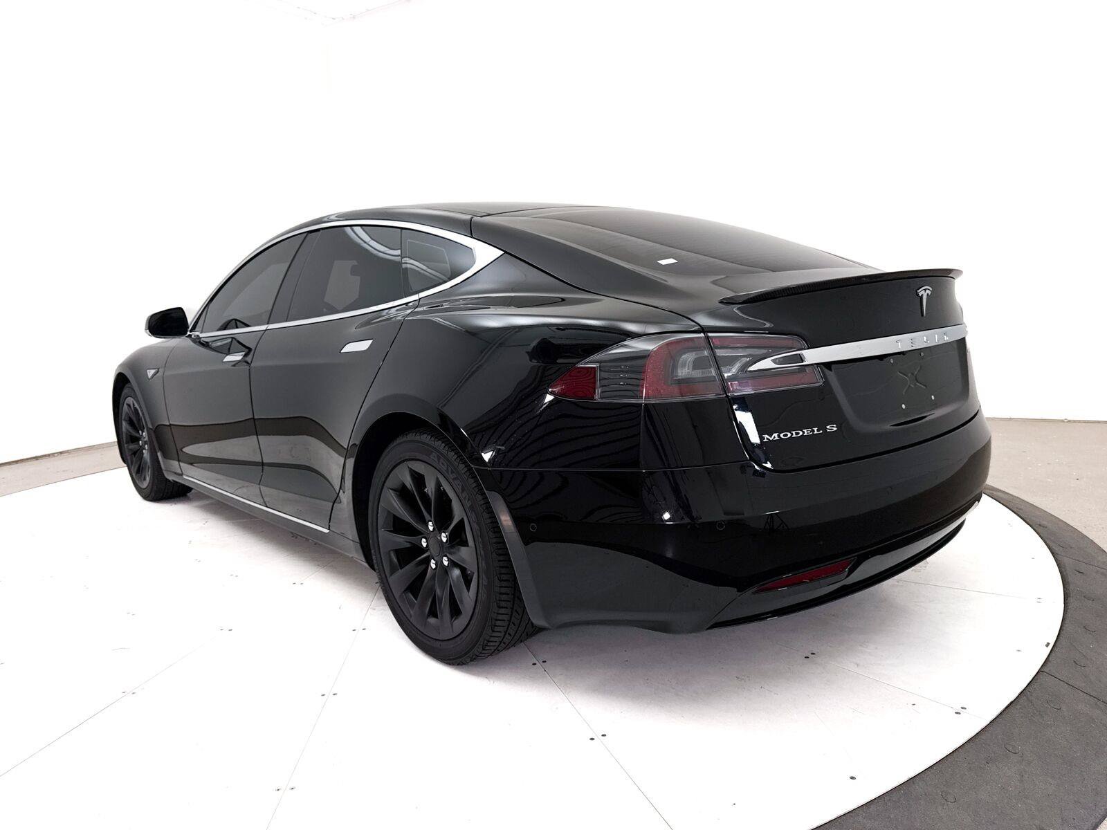 Used 2016 Tesla Model S 70 RWD image 9