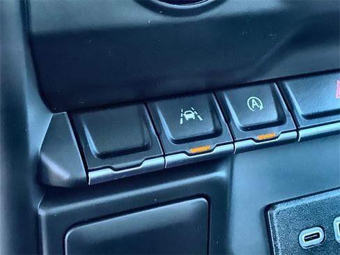 Used 2025 Chevrolet Silverado 1500 W/T image 18