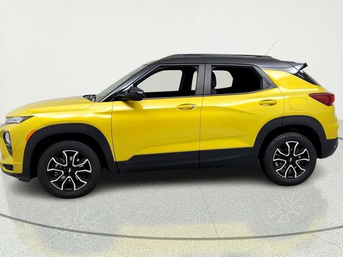 Certified 2023 Chevrolet TrailBlazer RS w/ Sun and Liftgate Package AWD/4WD image 2
