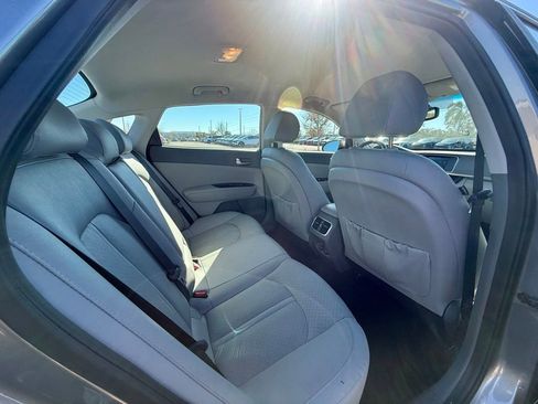 Used 2017 Kia Optima EX image 11