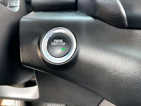 Used 2024 GMC Terrain SLT AWD/4WD image 35