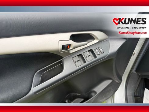 Used 2013 Toyota Matrix L FWD image 15