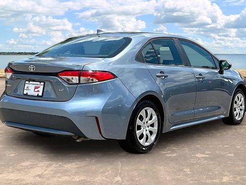 Used 2021 Toyota Corolla LE FWD image 4