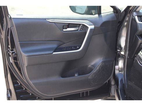 Used 2021 Toyota RAV4 XLE Premium AWD/4WD image 7