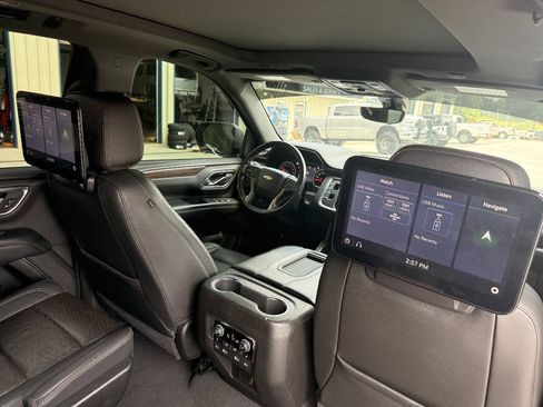 Used 2021 Chevrolet Tahoe High Country w/ Premium Package AWD/4WD image 17
