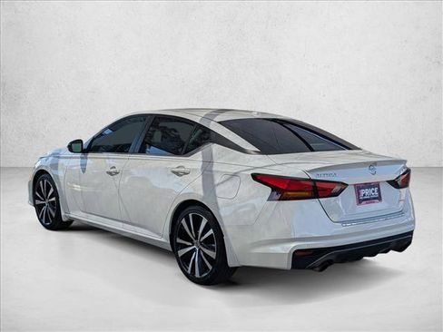 Used 2022 Nissan Altima 2.0 SR image 8