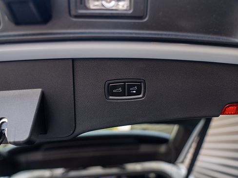 Certified 2026 Porsche Cayenne E-Hybrid Coupe AWD/4WD image 24