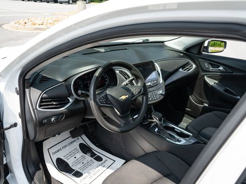 Used 2024 Chevrolet Malibu LT FWD image 13