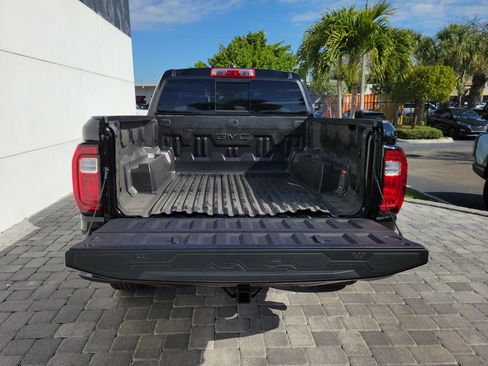 New 2026 GMC Canyon Elevation w/ Convenience Package image 9