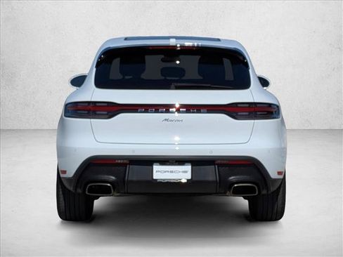 Used 2025 Porsche Macan image 10