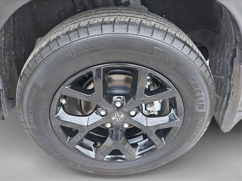 Used 2025 Toyota Corolla Cross LE FWD image 22