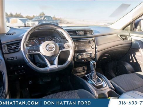 Used 2018 Nissan Rogue SV image 22