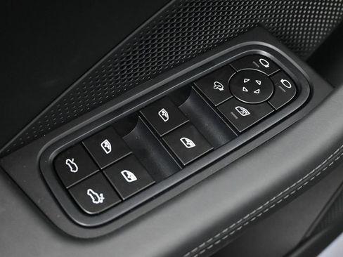 New 2026 Porsche Macan 4S Electric image 19