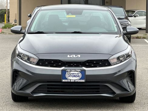 Used 2023 Kia Forte LXS FWD image 9