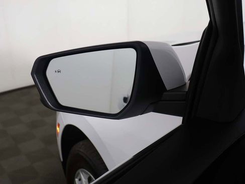 Used 2024 Chevrolet Equinox LT AWD/4WD image 30