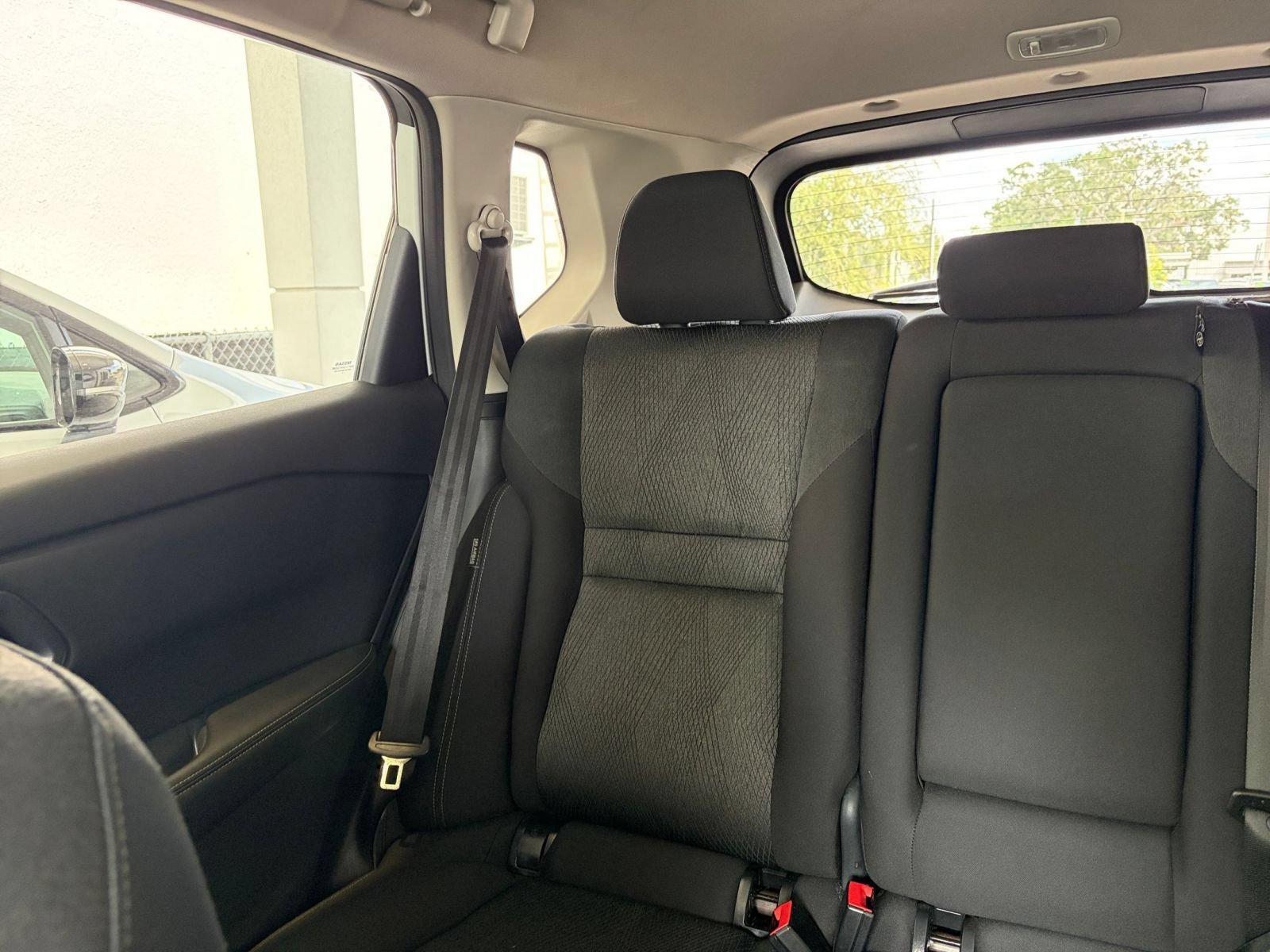 Used 2025 Nissan Rogue SV FWD image 39