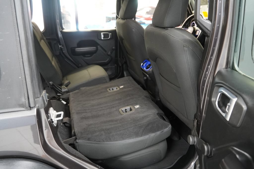 Used 2018 Jeep Wrangler Unlimited Sport AWD/4WD image 23