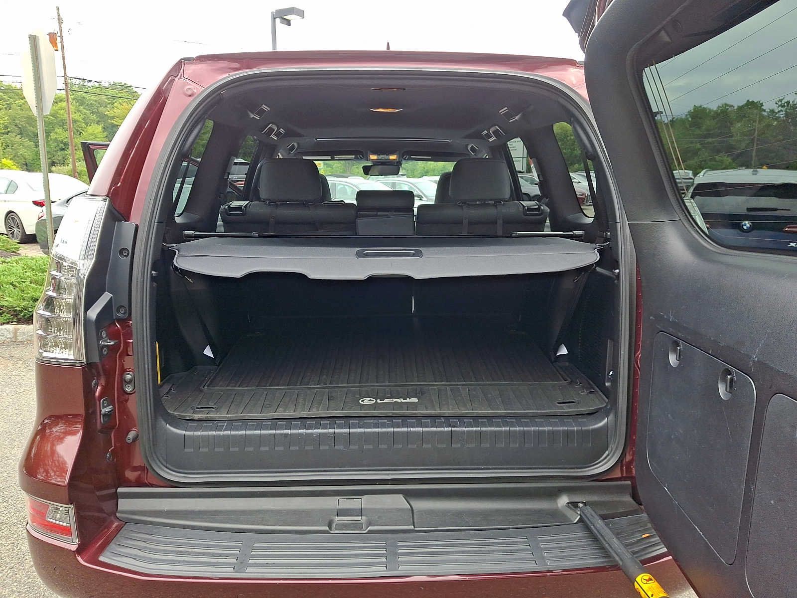Used 2021 Lexus GX 460 Premium w/ Premium Package AWD/4WD image 30