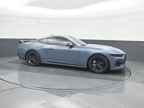 Used 2025 Ford Mustang GT RWD image 11