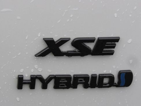 Used 2024 Toyota Corolla Cross AWD Hybrid w/ Convenience Package image 8