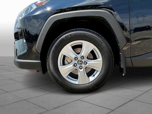 Used 2021 Toyota RAV4 XLE image 10