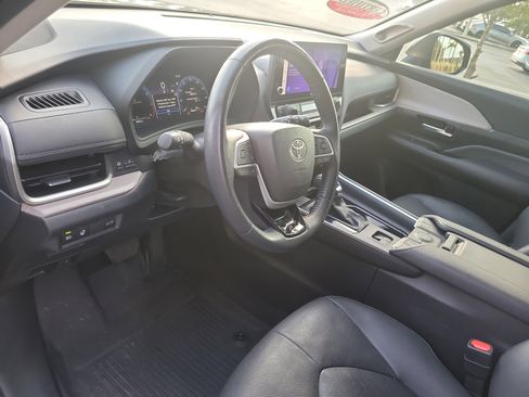 Used 2024 Toyota Grand Highlander Limited image 22