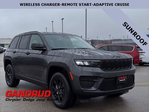 New 2025 Jeep Grand Cherokee Altitude image 1