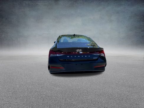 New 2025 Hyundai Elantra Limited image 19