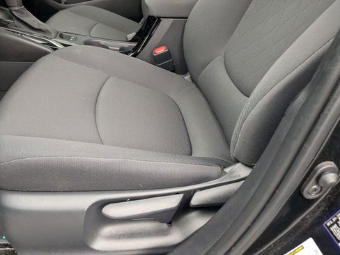 Used 2020 Toyota Corolla LE image 9