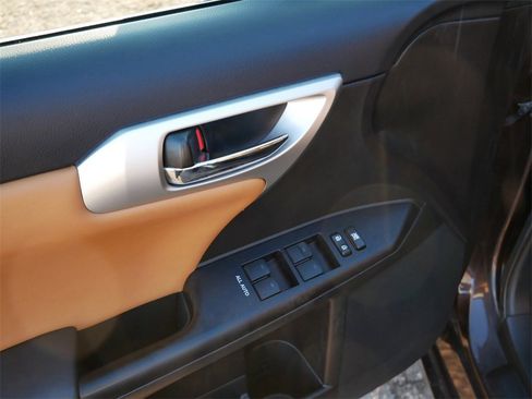 Used 2013 Lexus CT 200h w/ Premium Pkg image 16