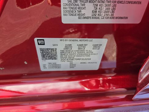 Used 2024 Chevrolet Silverado 2500 LT AWD/4WD image 26
