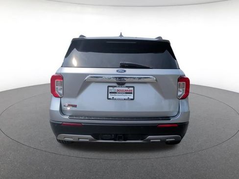 Used 2020 Ford Explorer XLT w/ Equipment Group 202A RWD image 5