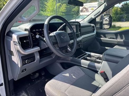Used 2025 Ford F250 XLT w/ FX4 Off-Road Package AWD/4WD image 8
