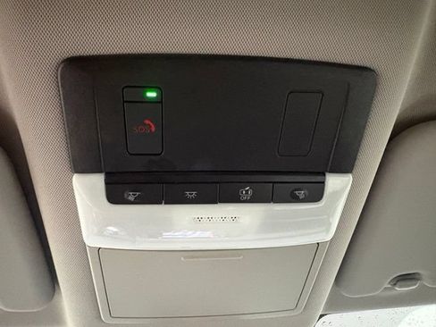 Used 2025 Nissan Rogue SV FWD image 34