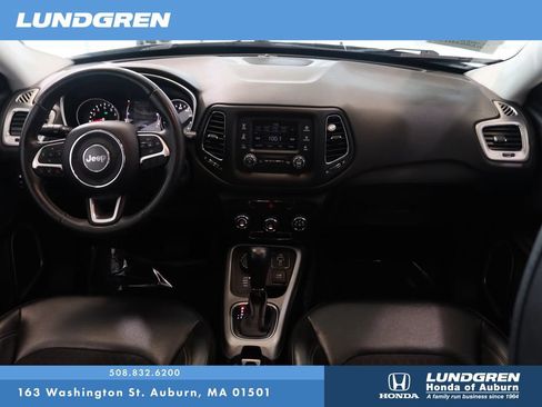 Used 2018 Jeep Compass Latitude AWD/4WD image 16