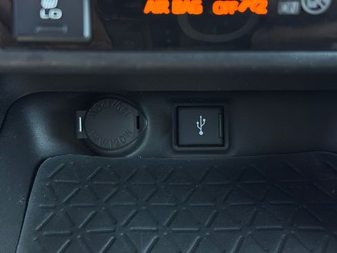 Used 2021 Toyota RAV4 XSE AWD/4WD image 32