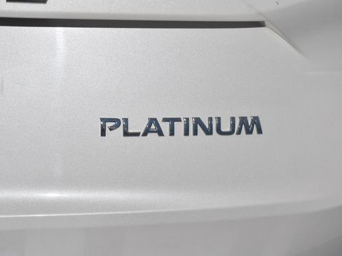 Used 2021 Nissan Rogue Platinum FWD image 32