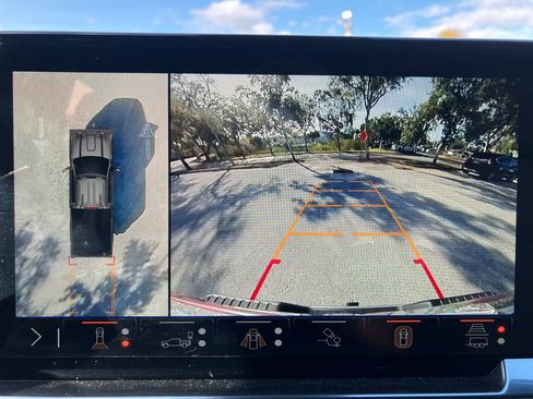 Used 2025 GMC Sierra 2500 SLT w/ SLT Premium Package image 23