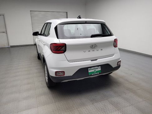 Used 2021 Hyundai Venue SE FWD image 6