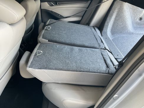 Used 2018 Honda Accord Touring image 41