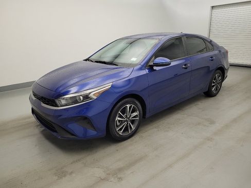 Used 2024 Kia Forte LXS w/ LXS Technology Package FWD image 2