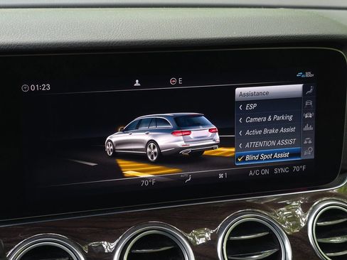 Used 2019 Mercedes-Benz E 450 4MATIC Wagon w/ Premium Package image 44