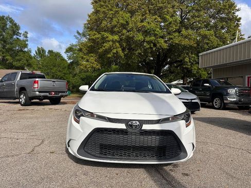 Used 2022 Toyota Corolla LE image 5