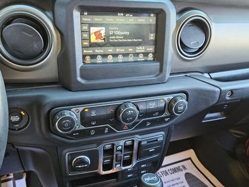 Used 2019 Jeep Wrangler Unlimited Sport S image 21