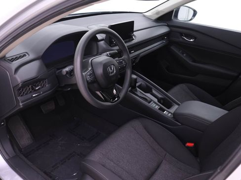 Certified 2025 Honda Accord SE image 3