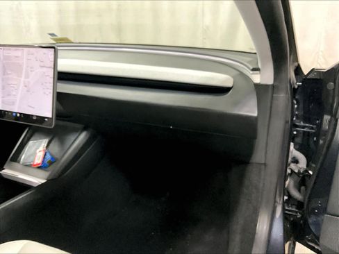 Used 2025 Tesla Model 3 Long Range image 13