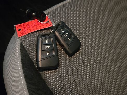 Certified 2023 Volkswagen Taos S FWD image 16