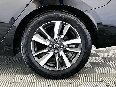 Used 2021 Nissan Versa SV image 8