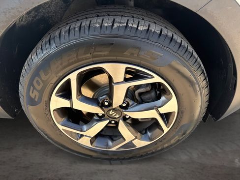 Used 2021 Kia Sportage LX AWD/4WD image 17